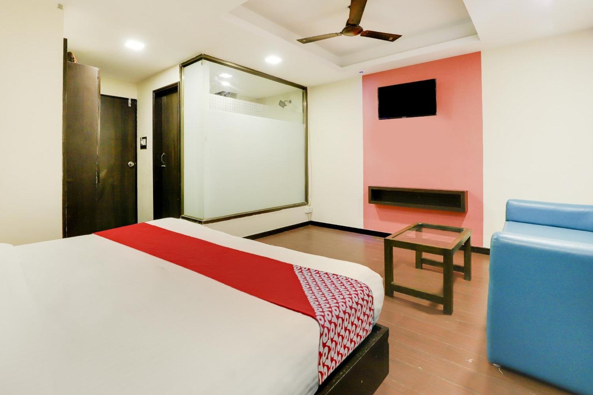 OYO 74335 Hotel Dash Vadodara Exterior foto